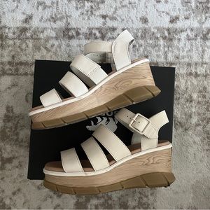 Sorel Joanie lll Ankle Strap Sandals women’s 8